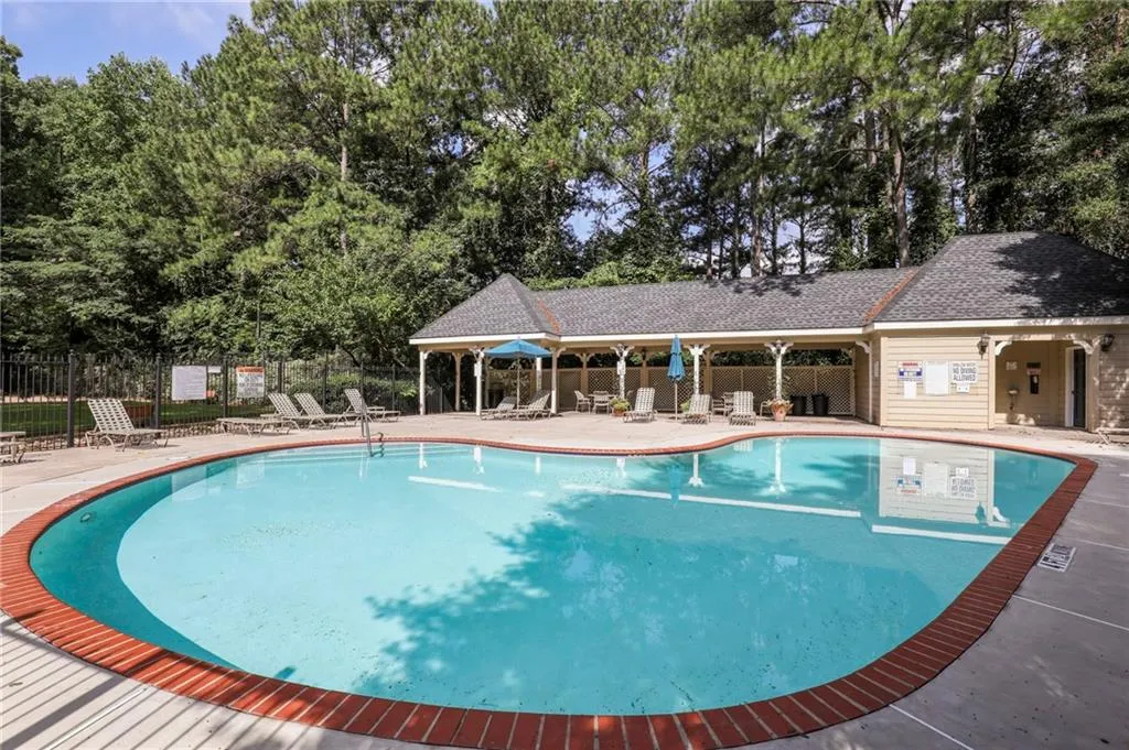 805 Camden Court, Sandy Springs, Georgia 30327, 3 Bedrooms Bedrooms, ,2 BathroomsBathrooms,Residential,Sold,805 Camden Court,6914253