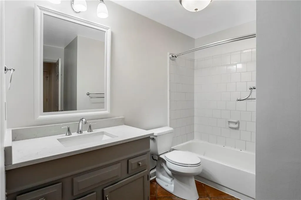 805 Camden Court, Sandy Springs, Georgia 30327, 3 Bedrooms Bedrooms, ,2 BathroomsBathrooms,Residential,Sold,805 Camden Court,6914253