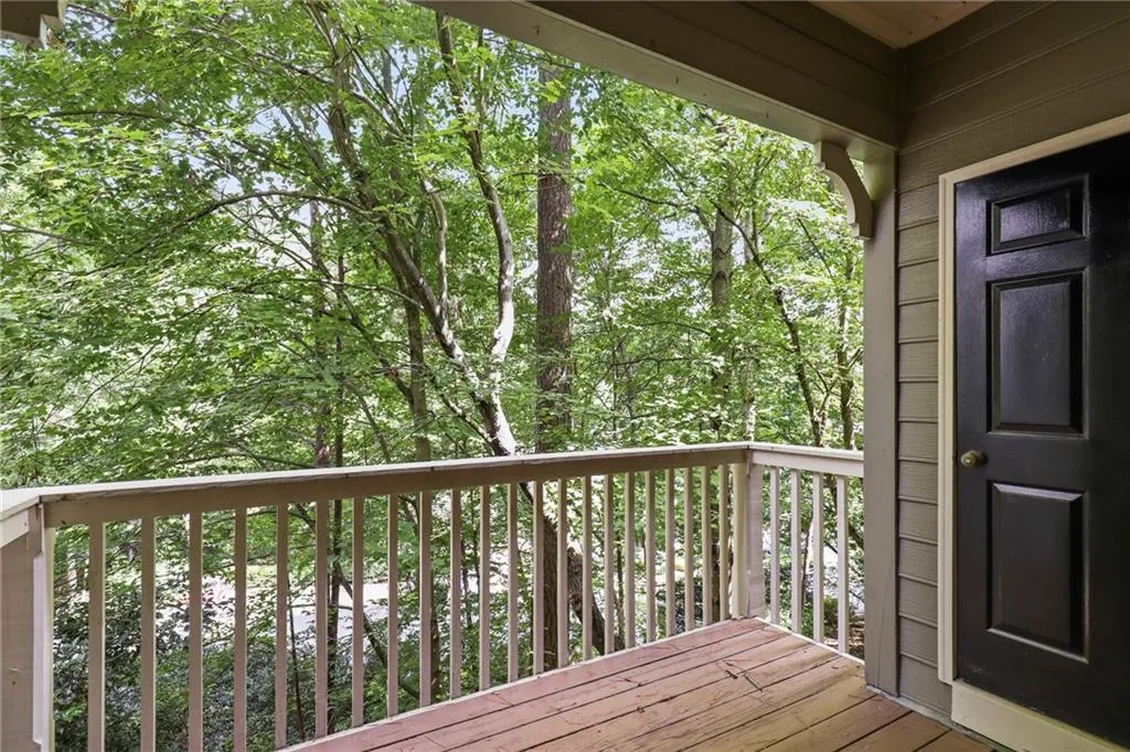 805 Camden Court, Sandy Springs, Georgia 30327, 3 Bedrooms Bedrooms, ,2 BathroomsBathrooms,Residential,Sold,805 Camden Court,6914253