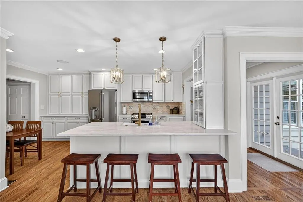 789 Longwood Drive Nw, Atlanta, Georgia 30305, 5 Bedrooms Bedrooms, ,3 BathroomsBathrooms,Residential,For Sale,789 Longwood Drive Nw,7646573