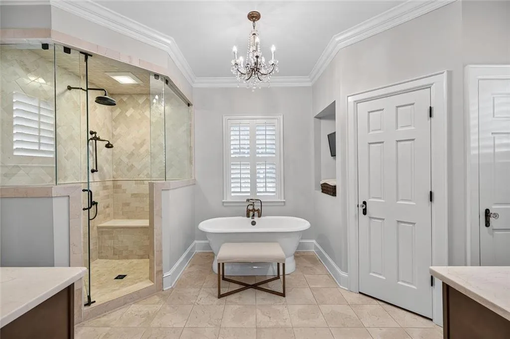789 Longwood Drive Nw, Atlanta, Georgia 30305, 5 Bedrooms Bedrooms, ,3 BathroomsBathrooms,Residential,For Sale,789 Longwood Drive Nw,7646573