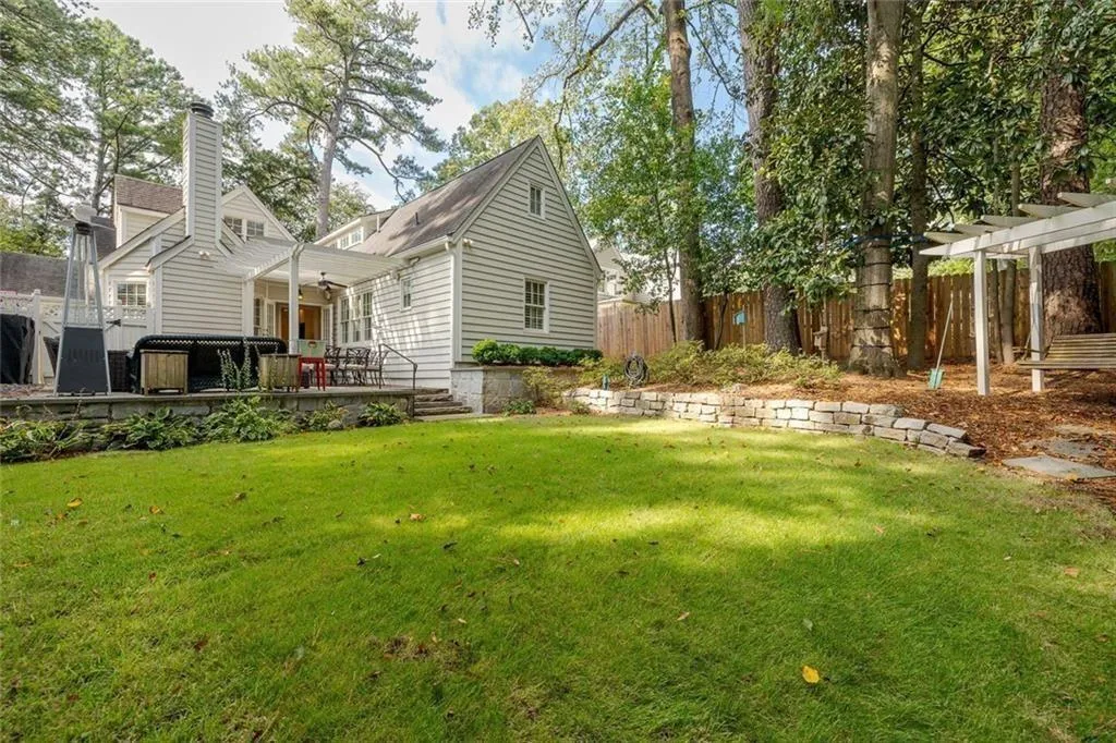 789 Longwood Drive Nw, Atlanta, Georgia 30305, 5 Bedrooms Bedrooms, ,3 BathroomsBathrooms,Residential,For Sale,789 Longwood Drive Nw,7646573