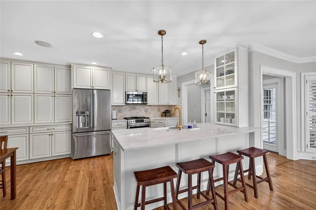 789 Longwood Drive Nw, Atlanta, Georgia 30305, 5 Bedrooms Bedrooms, ,3 BathroomsBathrooms,Residential,For Sale,789 Longwood Drive Nw,7646573