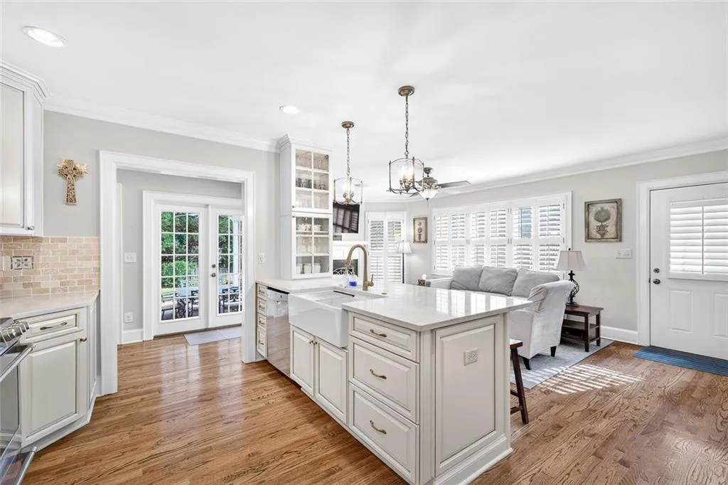 789 Longwood Drive Nw, Atlanta, Georgia 30305, 5 Bedrooms Bedrooms, ,3 BathroomsBathrooms,Residential,For Sale,789 Longwood Drive Nw,7646573