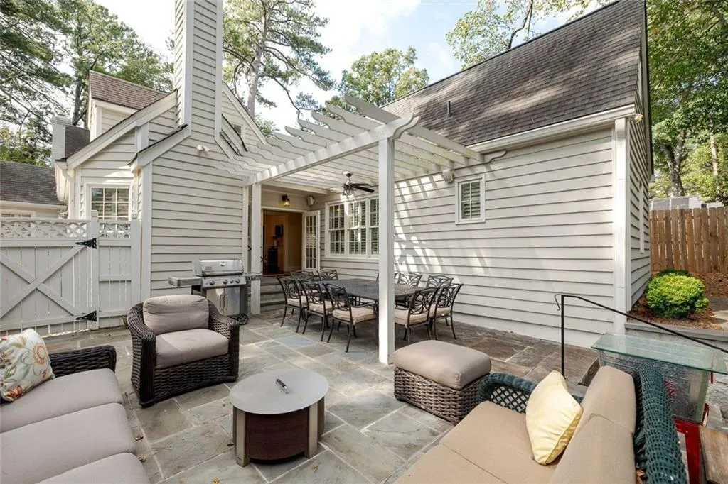 789 Longwood Drive Nw, Atlanta, Georgia 30305, 5 Bedrooms Bedrooms, ,3 BathroomsBathrooms,Residential,For Sale,789 Longwood Drive Nw,7646573