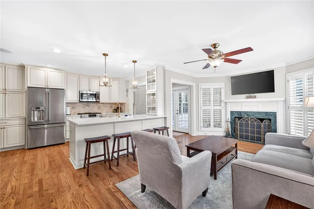 789 Longwood Drive Nw, Atlanta, Georgia 30305, 5 Bedrooms Bedrooms, ,3 BathroomsBathrooms,Residential,For Sale,789 Longwood Drive Nw,7646573
