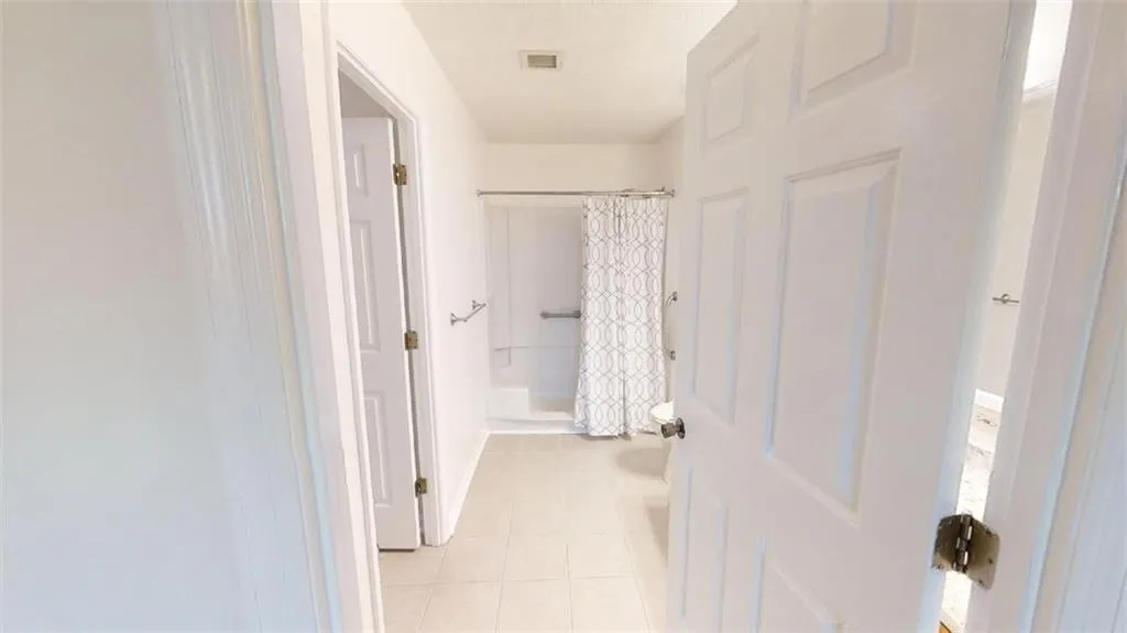 300 Johnson Ferry Road Ne Unit B308, Sandy Springs, Georgia 30328, 1 Bedroom Bedrooms, ,1 BathroomBathrooms,Residential,Sold,300 Johnson Ferry Road Ne Unit B308,6888152