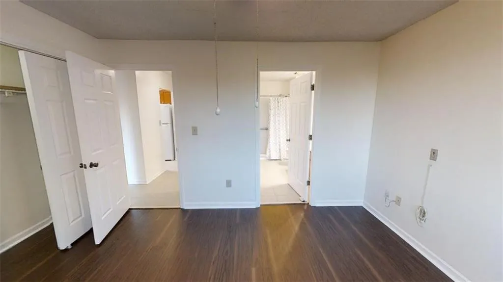 300 Johnson Ferry Road Ne Unit B308, Sandy Springs, Georgia 30328, 1 Bedroom Bedrooms, ,1 BathroomBathrooms,Residential,Sold,300 Johnson Ferry Road Ne Unit B308,6888152