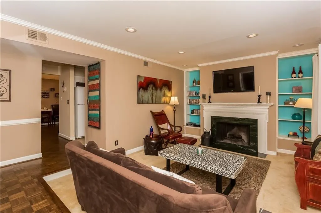 4620 Wieuca Road Ne Unit 8, Atlanta, Georgia 30342, 3 Bedrooms Bedrooms, ,2 BathroomsBathrooms,Residential,Sold,4620 Wieuca Road Ne Unit 8,5723000