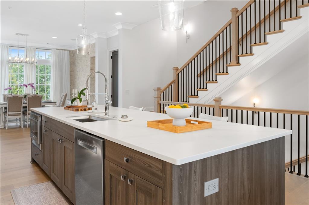 6611 Aria Boulevard Unit 122, Sandy Springs, Georgia 30328, 3 Bedrooms Bedrooms, ,4 BathroomsBathrooms,Residential,Sold,6611 Aria Boulevard Unit 122,7276918