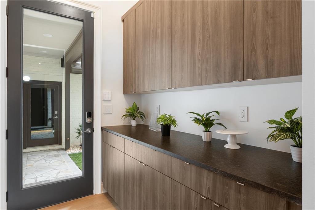 6611 Aria Boulevard Unit 122, Sandy Springs, Georgia 30328, 3 Bedrooms Bedrooms, ,4 BathroomsBathrooms,Residential,Sold,6611 Aria Boulevard Unit 122,7276918