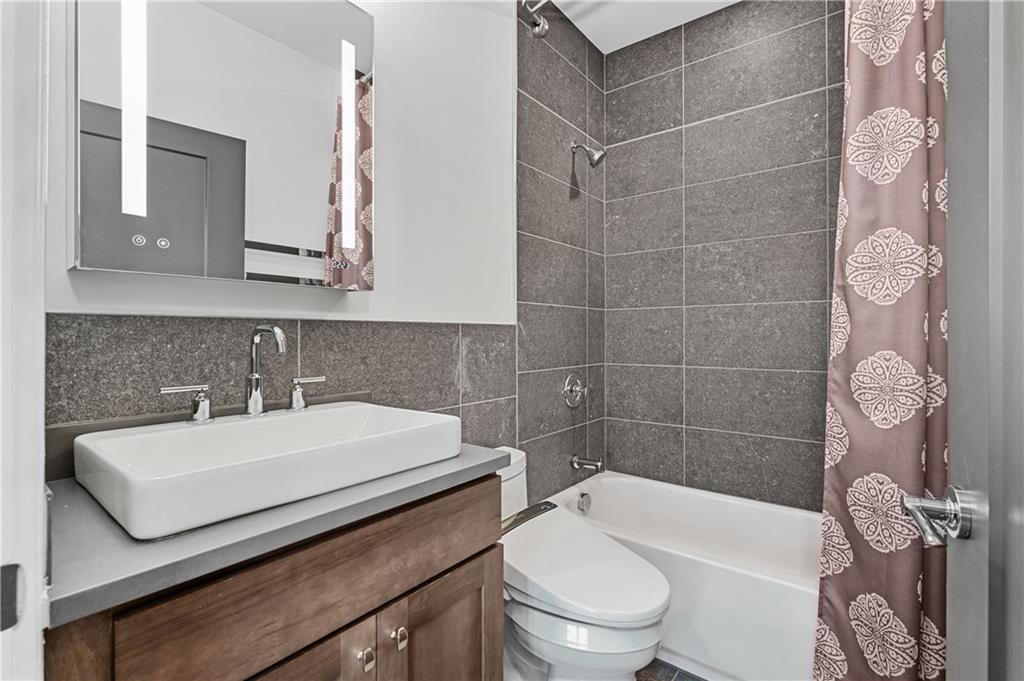 6611 Aria Boulevard Unit 122, Sandy Springs, Georgia 30328, 3 Bedrooms Bedrooms, ,4 BathroomsBathrooms,Residential,Sold,6611 Aria Boulevard Unit 122,7276918