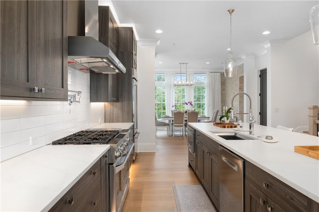6611 Aria Boulevard Unit 122, Sandy Springs, Georgia 30328, 3 Bedrooms Bedrooms, ,4 BathroomsBathrooms,Residential,Sold,6611 Aria Boulevard Unit 122,7276918