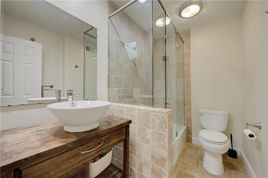 13 Ivy Square Ne, Atlanta, Georgia 30342, 3 Bedrooms Bedrooms, 0 ,3 BathroomsBathrooms,Residential,For Sale,13 Ivy Square Ne,7811852