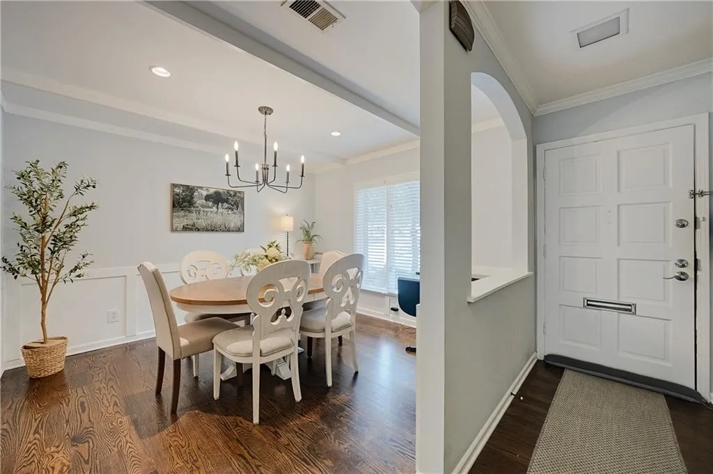 13 Ivy Square Ne, Atlanta, Georgia 30342, 3 Bedrooms Bedrooms, 0 ,3 BathroomsBathrooms,Residential,For Sale,13 Ivy Square Ne,7811852