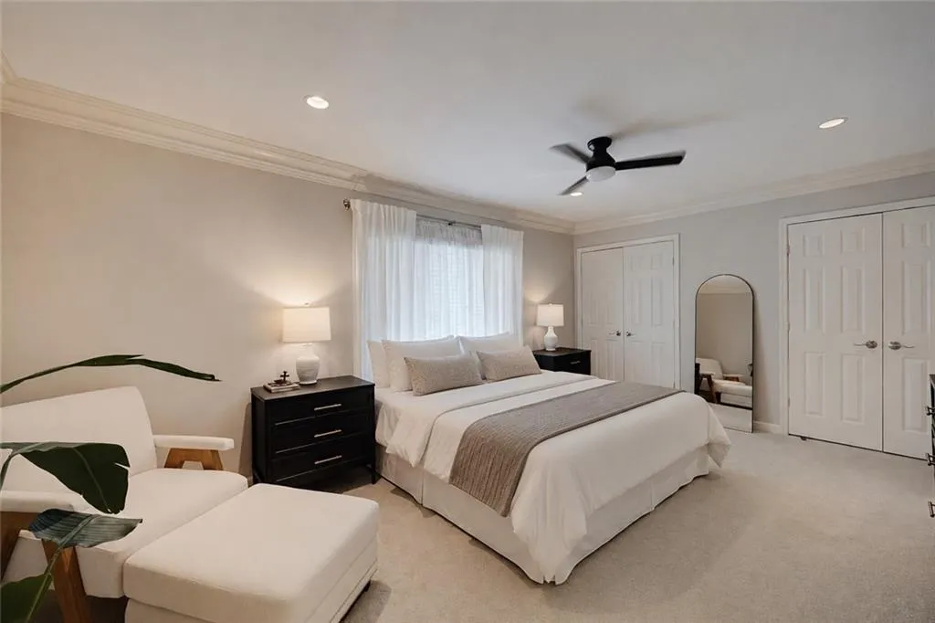 13 Ivy Square Ne, Atlanta, Georgia 30342, 3 Bedrooms Bedrooms, 0 ,3 BathroomsBathrooms,Residential,For Sale,13 Ivy Square Ne,7811852