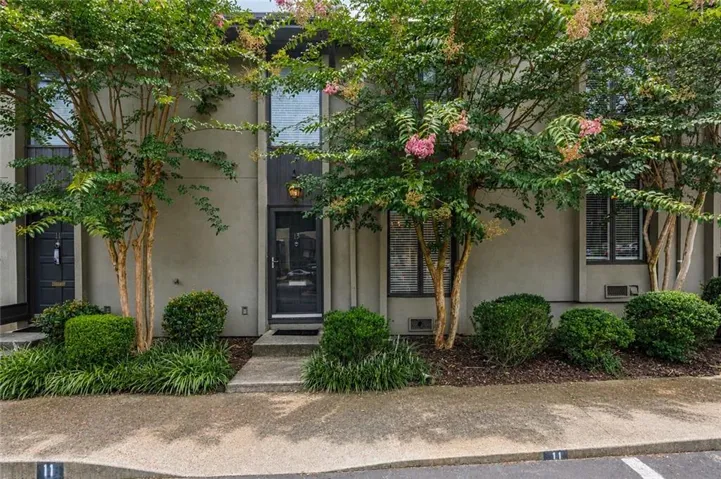 13 Ivy Square Ne, Atlanta, Georgia 30342
