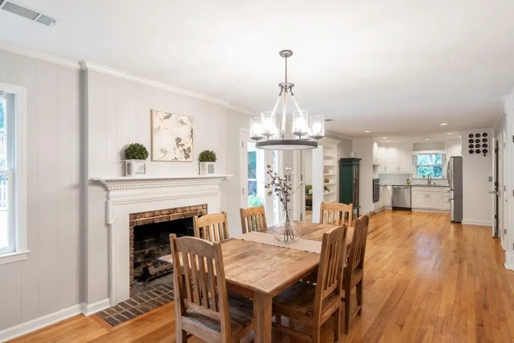 7130 Dunhill Terrace, Sandy Springs, Georgia 30328, 5 Bedrooms Bedrooms, ,4 BathroomsBathrooms,Residential,Sold,7130 Dunhill Terrace,6082038