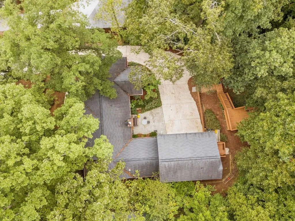 7130 Dunhill Terrace, Sandy Springs, Georgia 30328, 5 Bedrooms Bedrooms, ,4 BathroomsBathrooms,Residential,Sold,7130 Dunhill Terrace,6082038