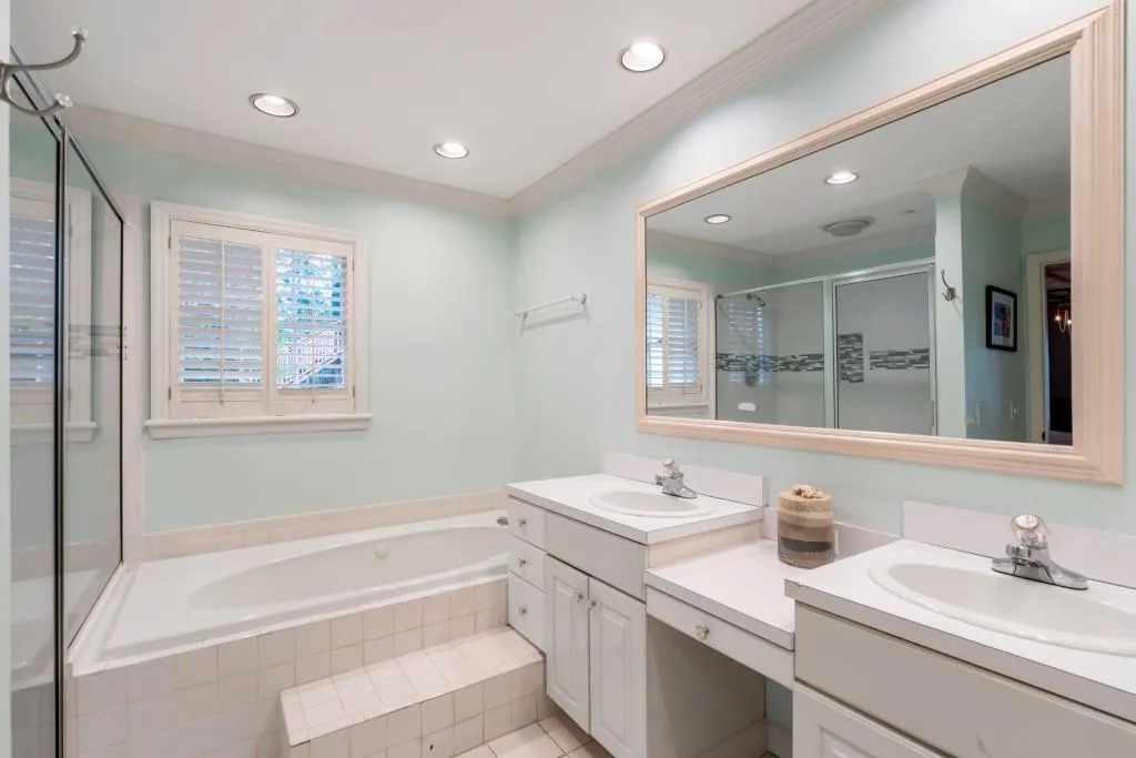 7130 Dunhill Terrace, Sandy Springs, Georgia 30328, 5 Bedrooms Bedrooms, ,4 BathroomsBathrooms,Residential,Sold,7130 Dunhill Terrace,6082038