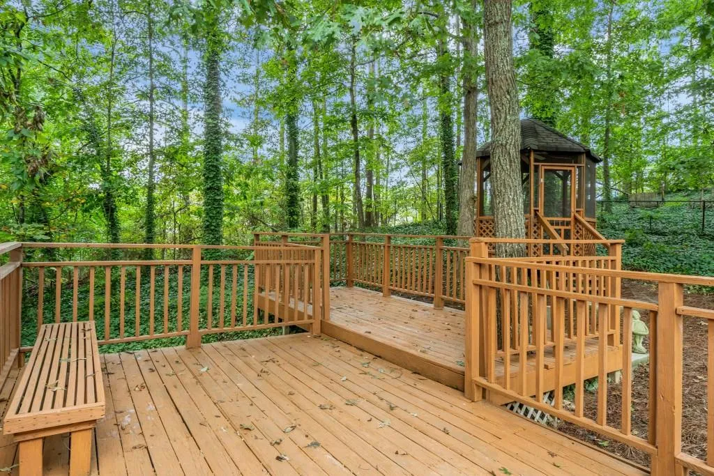 7130 Dunhill Terrace, Sandy Springs, Georgia 30328, 5 Bedrooms Bedrooms, ,4 BathroomsBathrooms,Residential,Sold,7130 Dunhill Terrace,6082038