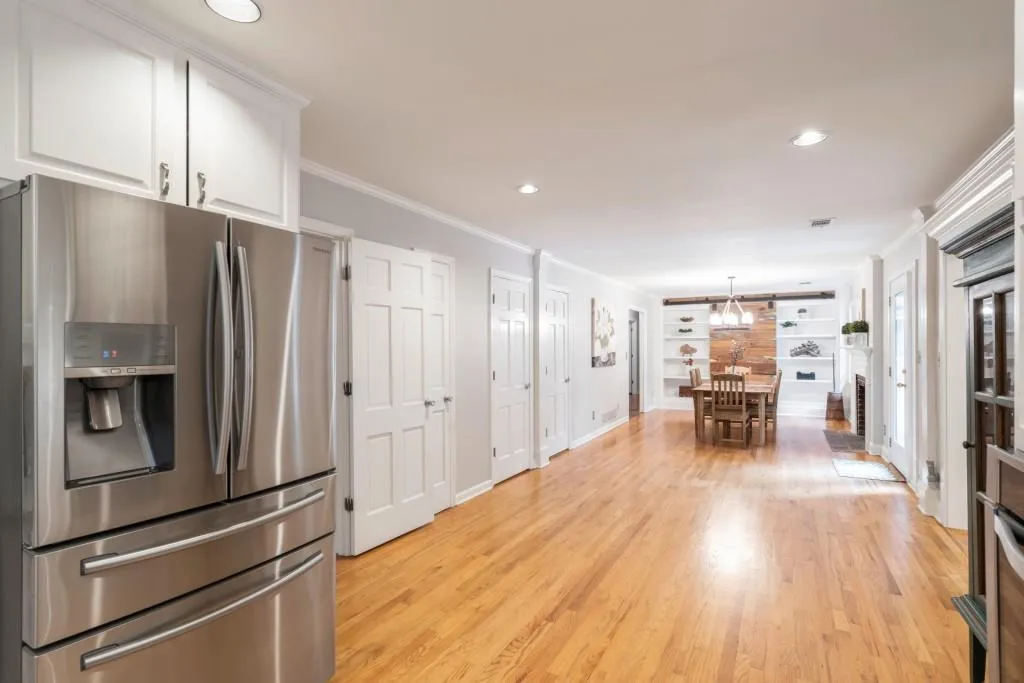 7130 Dunhill Terrace, Sandy Springs, Georgia 30328, 5 Bedrooms Bedrooms, ,4 BathroomsBathrooms,Residential,Sold,7130 Dunhill Terrace,6082038