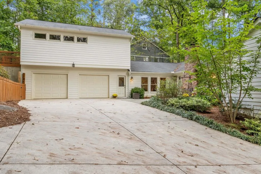 7130 Dunhill Terrace, Sandy Springs, Georgia 30328, 5 Bedrooms Bedrooms, ,4 BathroomsBathrooms,Residential,Sold,7130 Dunhill Terrace,6082038