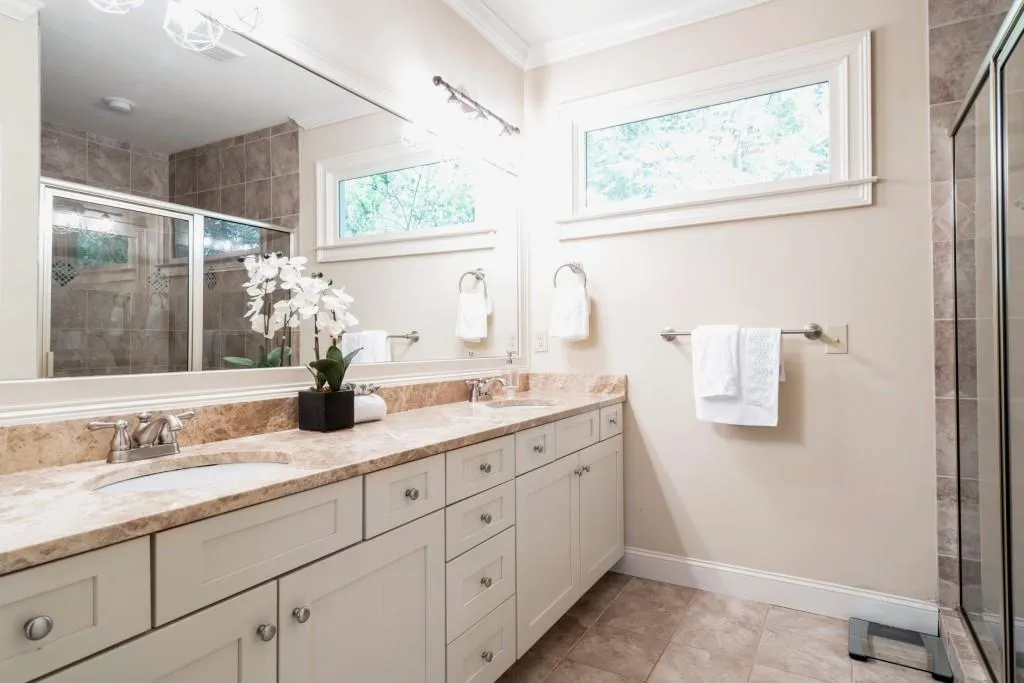 7130 Dunhill Terrace, Sandy Springs, Georgia 30328, 5 Bedrooms Bedrooms, ,4 BathroomsBathrooms,Residential,Sold,7130 Dunhill Terrace,6082038