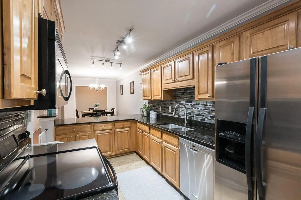 1708 Brighton Point, Atlanta, Georgia 30328, 3 Bedrooms Bedrooms, ,2 BathroomsBathrooms,Residential,Sold,1708 Brighton Point,6581955