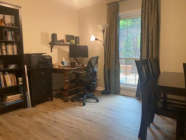 Home Office or 2nd Bedroom