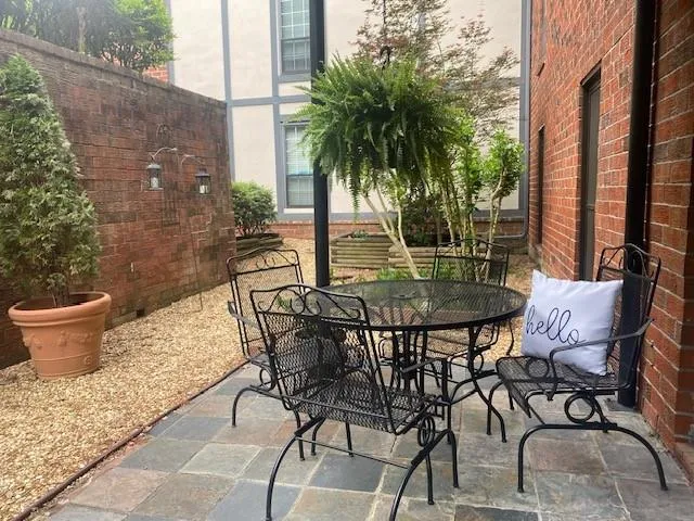 6851 Roswell Road Unit H25, Atlanta, Georgia 30328, 2 Bedrooms Bedrooms, ,2 BathroomsBathrooms,Residential,Sold,6851 Roswell Road Unit H25,7379518