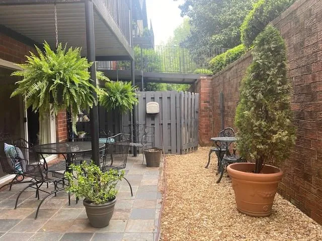 6851 Roswell Road Unit H25, Atlanta, Georgia 30328, 2 Bedrooms Bedrooms, ,2 BathroomsBathrooms,Residential,Sold,6851 Roswell Road Unit H25,7379518