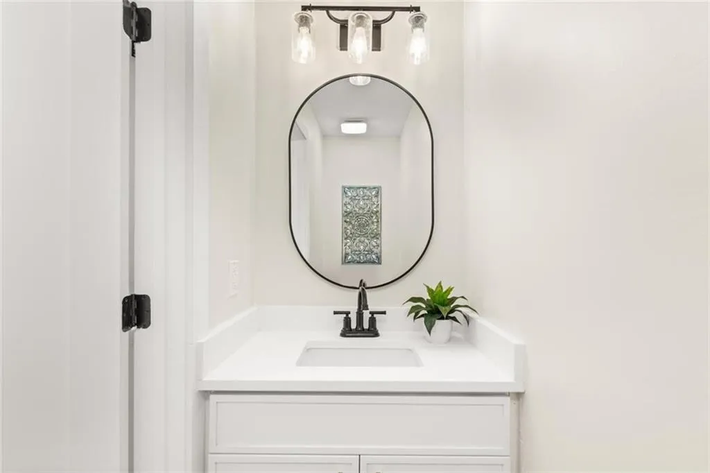 6404 Park Avenue Unit D4, Atlanta, Georgia 30342, 2 Bedrooms Bedrooms, ,1 BathroomBathrooms,Residential,For Sale,6404 Park Avenue Unit D4,7709409