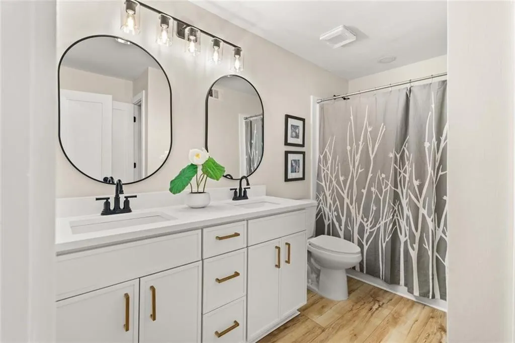 6404 Park Avenue Unit D4, Atlanta, Georgia 30342, 2 Bedrooms Bedrooms, ,1 BathroomBathrooms,Residential,For Sale,6404 Park Avenue Unit D4,7709409
