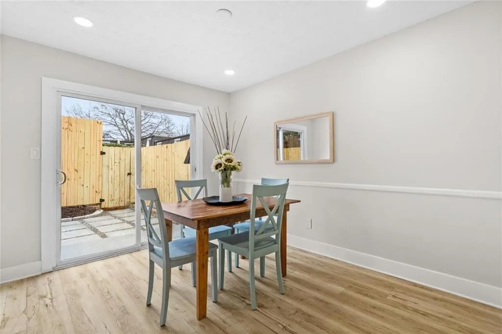 6404 Park Avenue Unit D4, Atlanta, Georgia 30342, 2 Bedrooms Bedrooms, ,1 BathroomBathrooms,Residential,For Sale,6404 Park Avenue Unit D4,7709409
