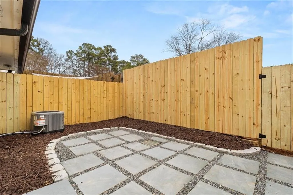 6404 Park Avenue Unit D4, Atlanta, Georgia 30342, 2 Bedrooms Bedrooms, ,1 BathroomBathrooms,Residential,For Sale,6404 Park Avenue Unit D4,7709409