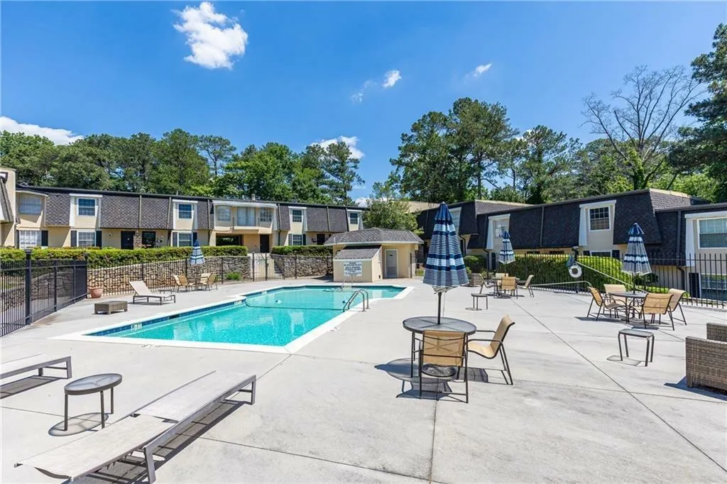 6404 Park Avenue Unit D4, Atlanta, Georgia 30342, 2 Bedrooms Bedrooms, ,1 BathroomBathrooms,Residential,For Sale,6404 Park Avenue Unit D4,7709409