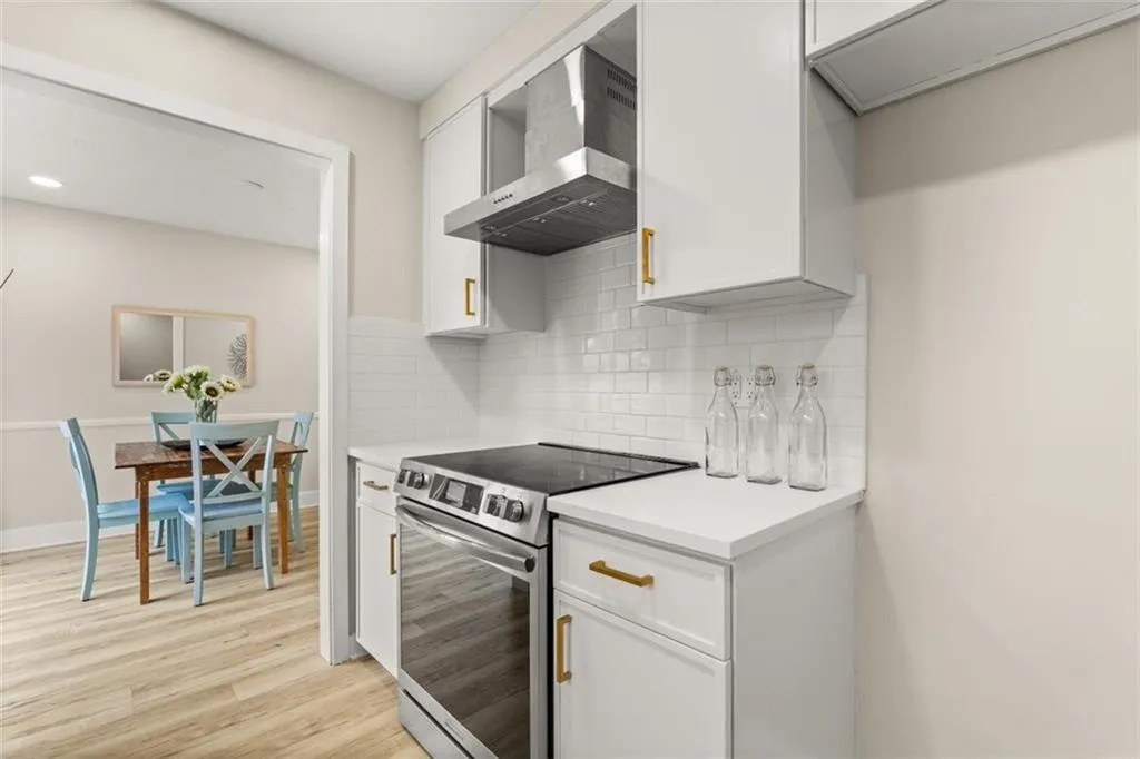 6404 Park Avenue Unit D4, Atlanta, Georgia 30342, 2 Bedrooms Bedrooms, ,1 BathroomBathrooms,Residential,For Sale,6404 Park Avenue Unit D4,7709409