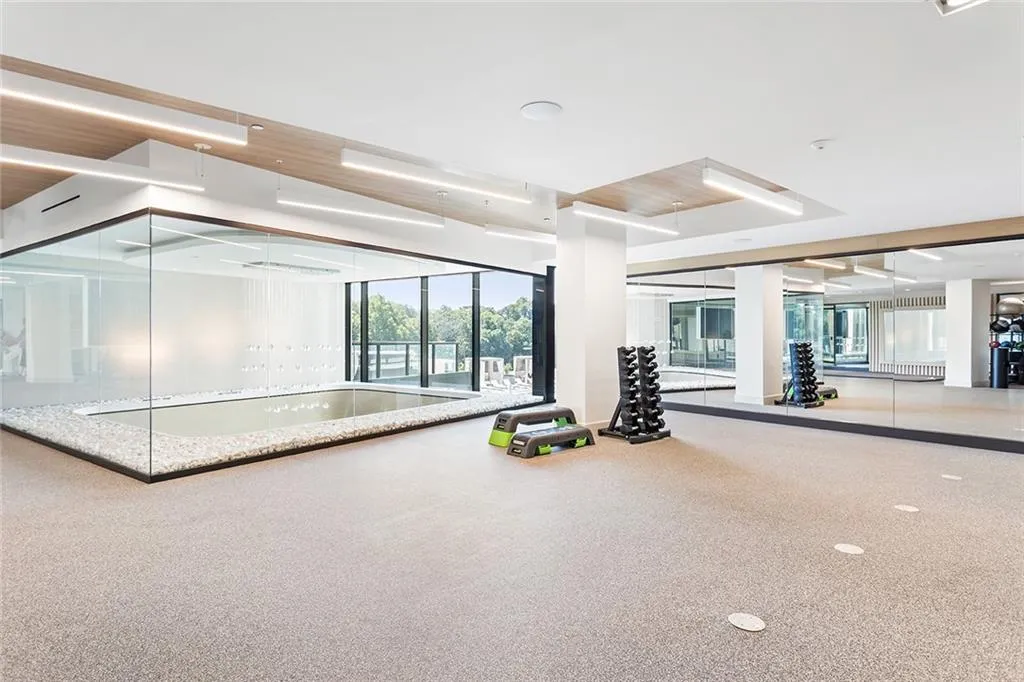 2425 Peachtree Road Ne Unit 612, Atlanta, Georgia 30305, 2 Bedrooms Bedrooms, 0 ,2 BathroomsBathrooms,Residential,For Sale,2425 Peachtree Road Ne Unit 612,7831780