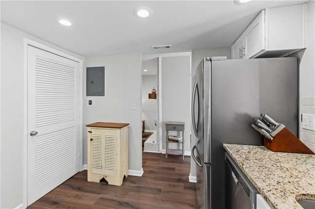 7750 Roswell Road Unit 9e, Atlanta, Georgia 30350, 3 Bedrooms Bedrooms, ,2 BathroomsBathrooms,Residential,For Sale,7750 Roswell Road Unit 9e,7752896