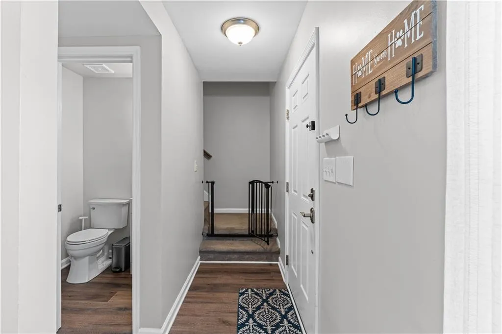 7750 Roswell Road Unit 9e, Atlanta, Georgia 30350, 3 Bedrooms Bedrooms, ,2 BathroomsBathrooms,Residential,For Sale,7750 Roswell Road Unit 9e,7752896