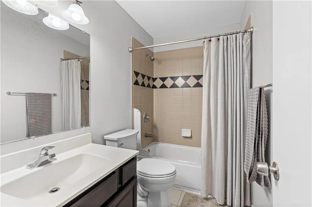7750 Roswell Road Unit 9e, Atlanta, Georgia 30350, 3 Bedrooms Bedrooms, ,2 BathroomsBathrooms,Residential,For Sale,7750 Roswell Road Unit 9e,7752896