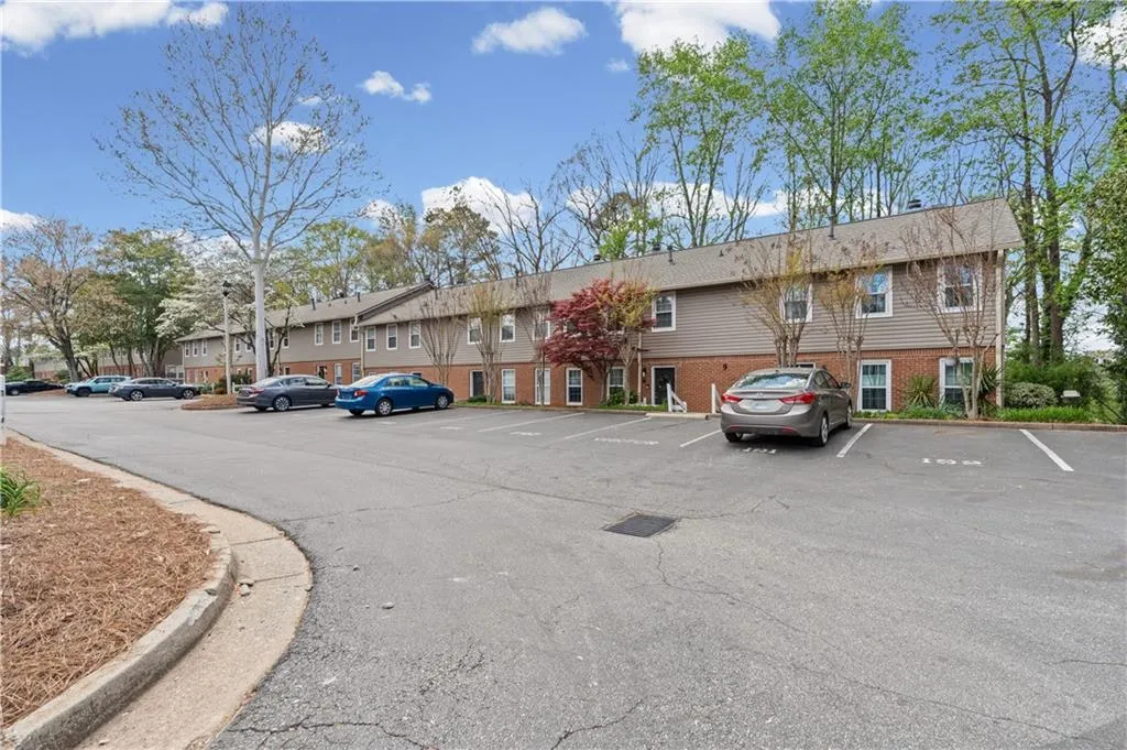 7750 Roswell Road Unit 9e, Atlanta, Georgia 30350, 3 Bedrooms Bedrooms, ,2 BathroomsBathrooms,Residential,For Sale,7750 Roswell Road Unit 9e,7752896