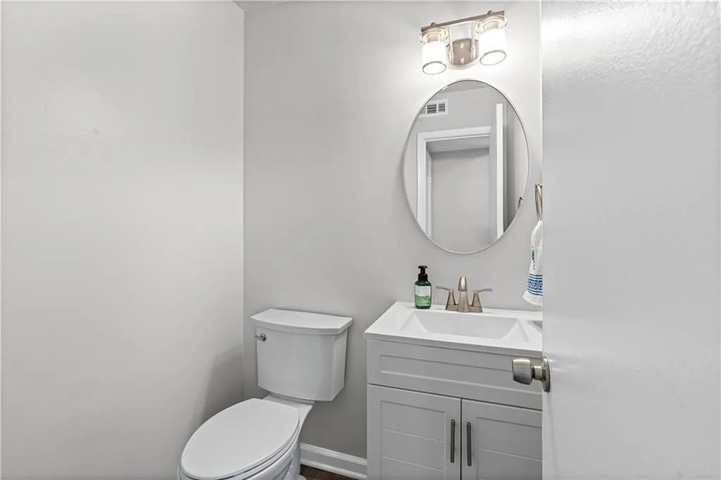 7750 Roswell Road Unit 9e, Atlanta, Georgia 30350, 3 Bedrooms Bedrooms, ,2 BathroomsBathrooms,Residential,For Sale,7750 Roswell Road Unit 9e,7752896