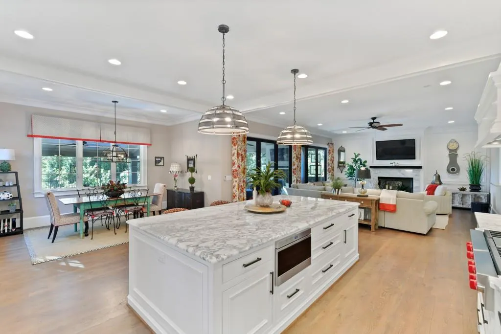 230 Danbury Lane, Atlanta, Georgia 30327, 5 Bedrooms Bedrooms, ,6 BathroomsBathrooms,Residential,Sold,230 Danbury Lane,6662856