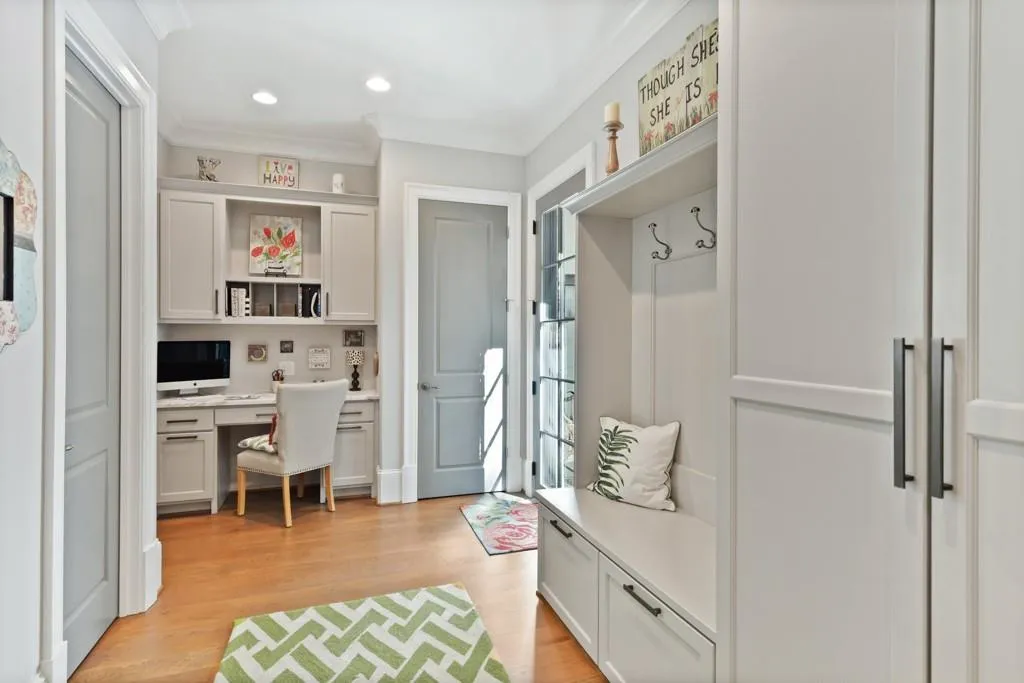 230 Danbury Lane, Atlanta, Georgia 30327, 5 Bedrooms Bedrooms, ,6 BathroomsBathrooms,Residential,Sold,230 Danbury Lane,6662856