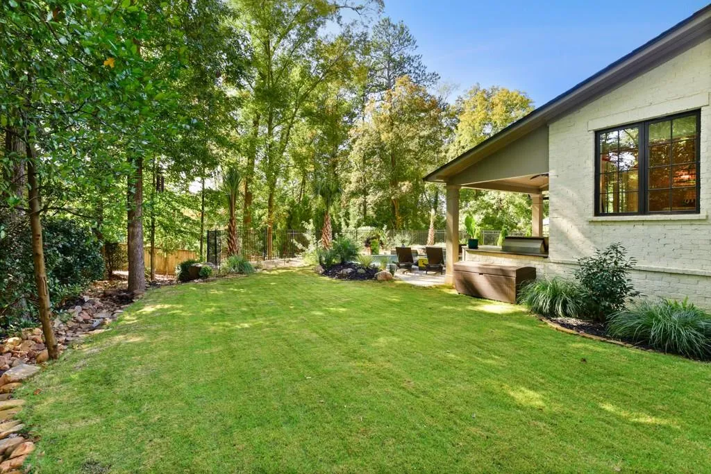 230 Danbury Lane, Atlanta, Georgia 30327, 5 Bedrooms Bedrooms, ,6 BathroomsBathrooms,Residential,Sold,230 Danbury Lane,6662856