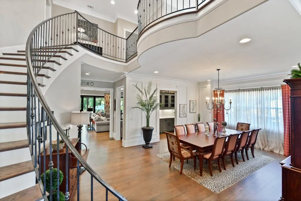 230 Danbury Lane, Atlanta, Georgia 30327, 5 Bedrooms Bedrooms, ,6 BathroomsBathrooms,Residential,Sold,230 Danbury Lane,6662856