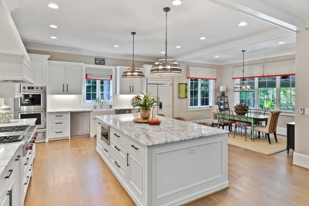 230 Danbury Lane, Atlanta, Georgia 30327, 5 Bedrooms Bedrooms, ,6 BathroomsBathrooms,Residential,Sold,230 Danbury Lane,6662856