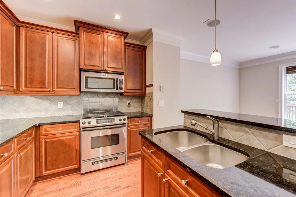 75 High Top Lane, Sandy Springs, Georgia 30328, 3 Bedrooms Bedrooms, ,3 BathroomsBathrooms,Residential,Sold,75 High Top Lane,6008118